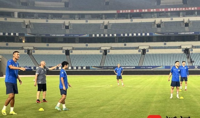 熊猫体育官方网站-吉翔来了！ 有望代表南京战徐州